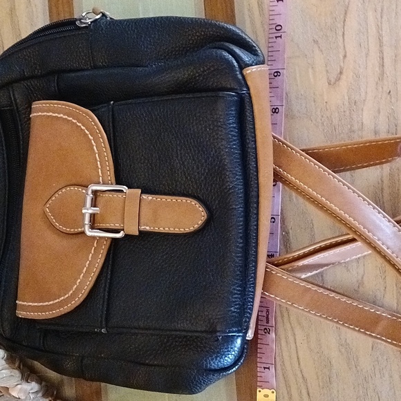 Giani Bernini Leather Backpack🖤💕 - Picture 8 of 11